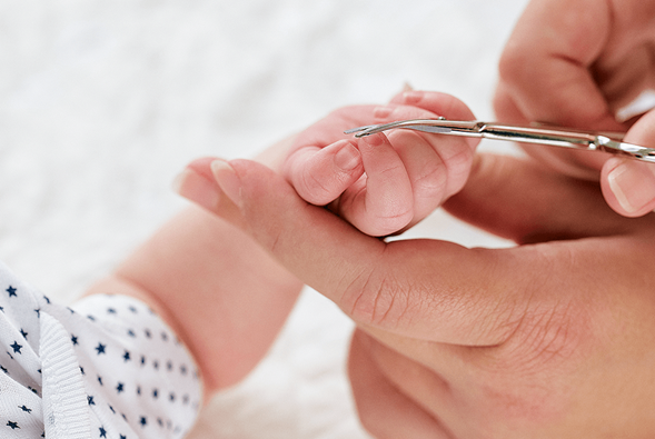 Aprende a cortar las uñas de tu Recién Nacido